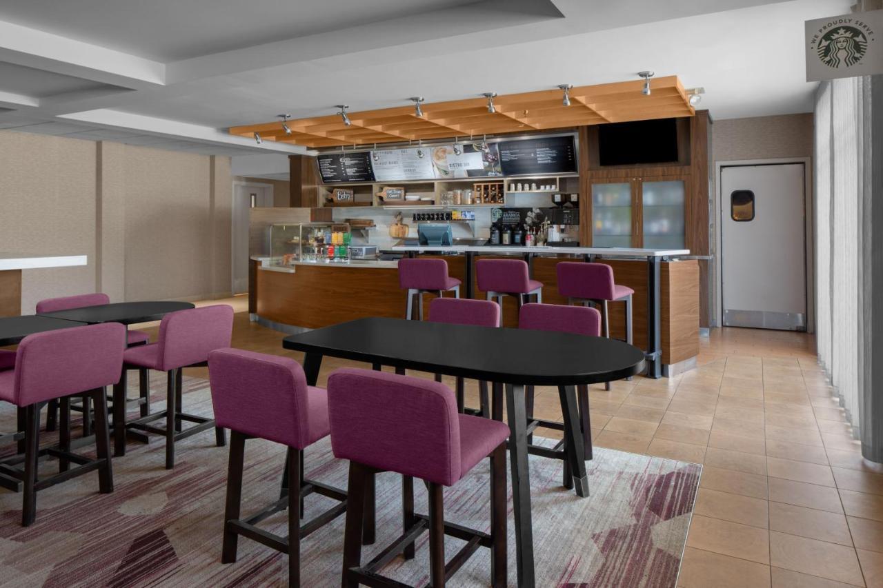 Courtyard Detroit Brighton Hotel Luaran gambar
