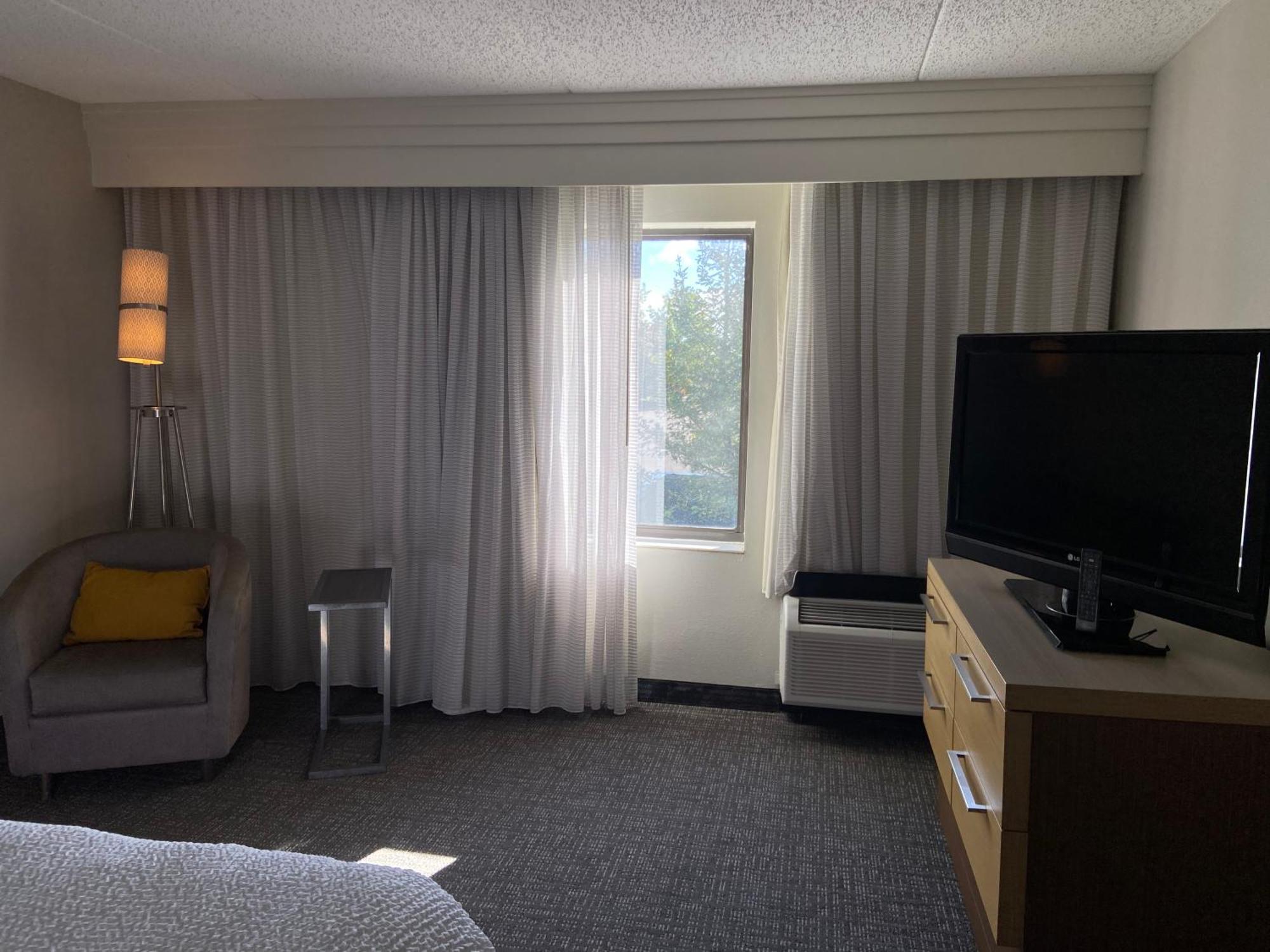 Courtyard Detroit Brighton Hotel Luaran gambar