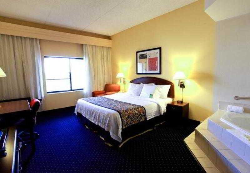 Courtyard Detroit Brighton Hotel Bilik gambar