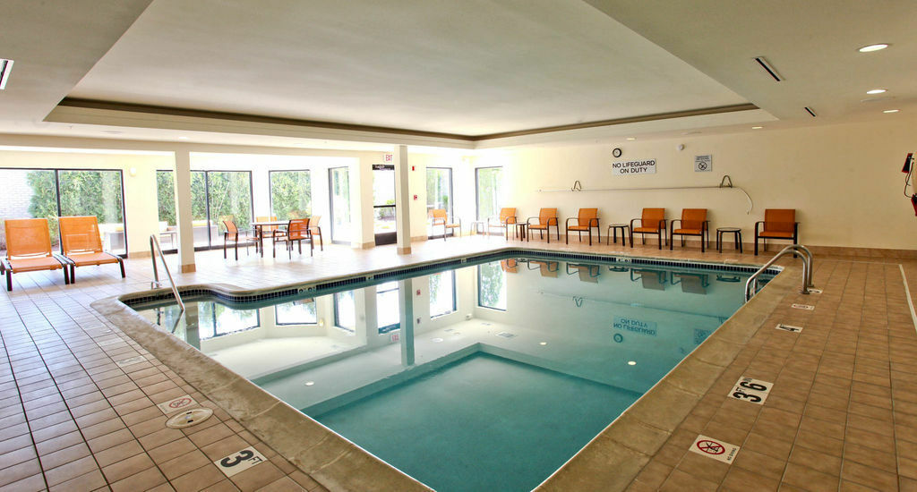 Courtyard Detroit Brighton Hotel Luaran gambar